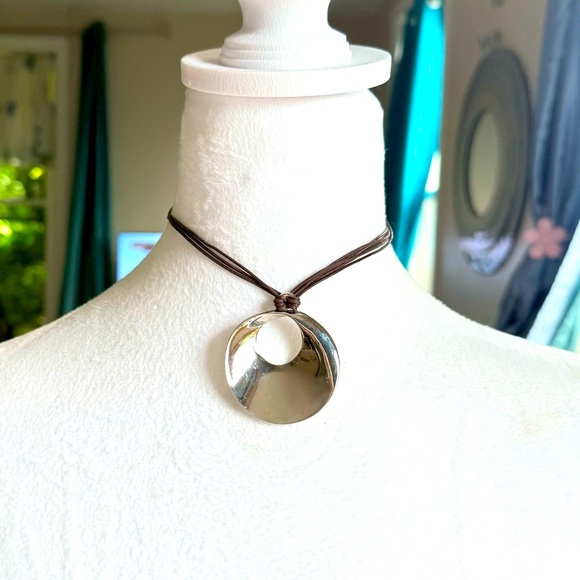 COPY - 🥈Cookie Lee Circle Pendant Necklace with 4 Removable Faux Leather Stran… - Picture 9 of 10